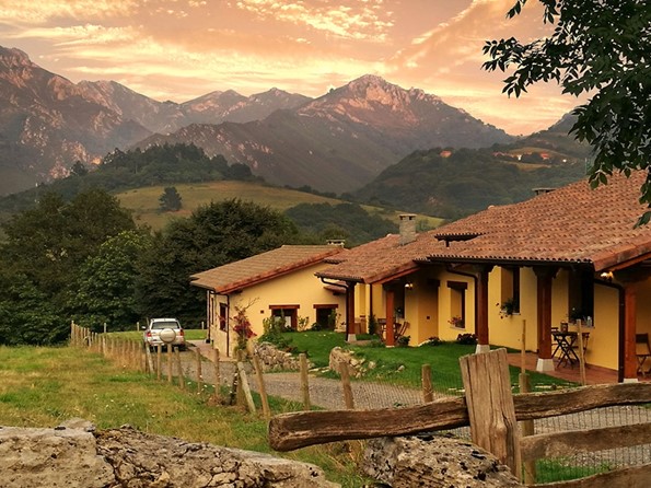 Peruyes, entre el mar y la montaña